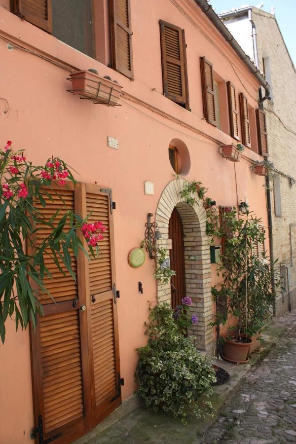 B&B Mamma Ari Fermo Exterior photo